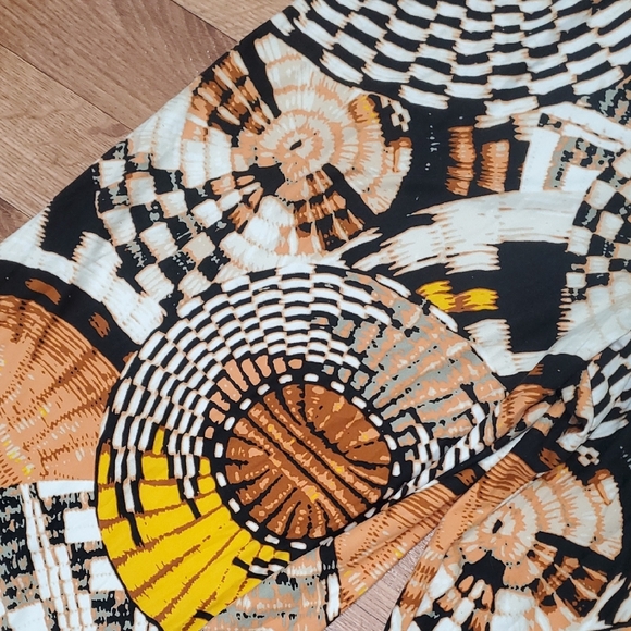 Chic Geometric Print Jumpsuit in White and Brown - Picture 6 of 8